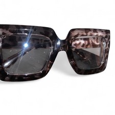 FASHION LEOPARD PRINT SQUARE WITH BROWN TINTED LENSES SUNGLASSES