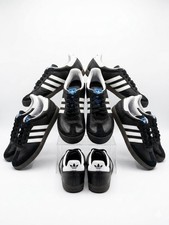 adidas Originals Samoa sneakers, a classic street-style model featuring Size 9