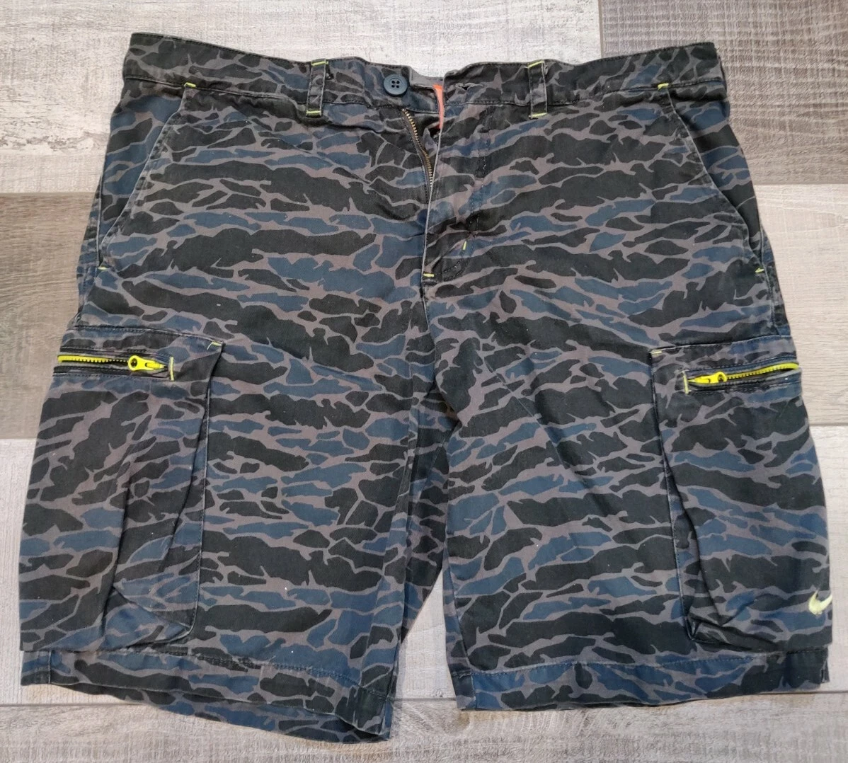 Nike Vintage The Athletic Dept Men s Shorts Outdoors Cargo Black Camo Sz 34