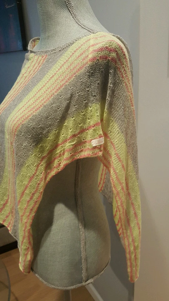 Hollister - Poncho de punto - Talla Xs/s Foto 2 de 4