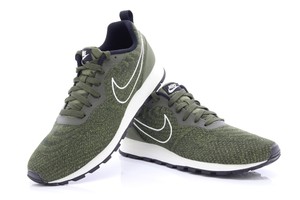 nike md runner khaki