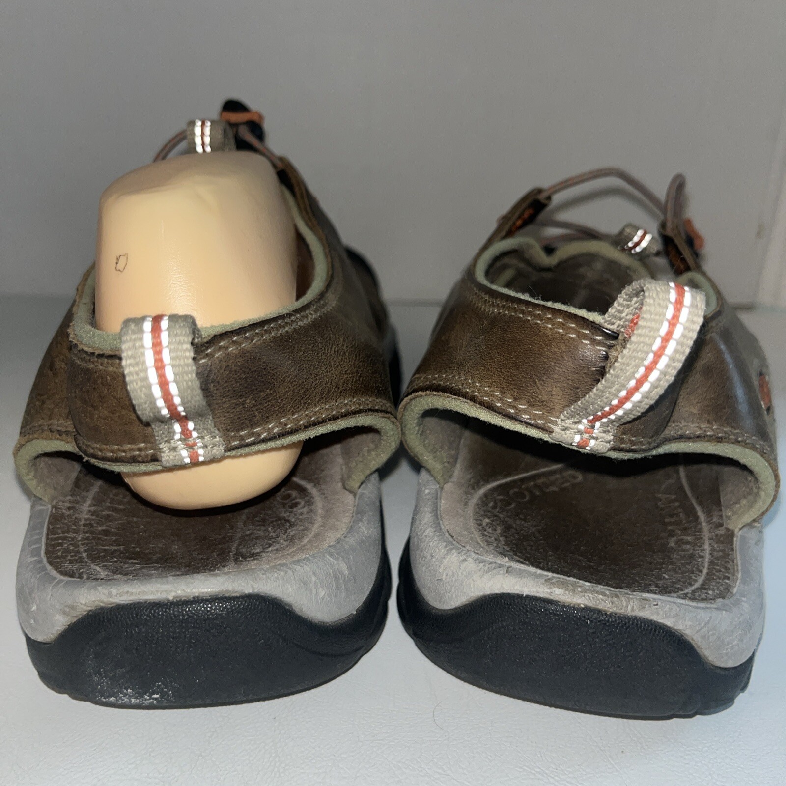 KEEN Men's Newport Closed Toe Leather Sandals Bison B… Gem