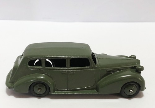 Vintage 1940s Dinky Toy 39A Packard Super 8 sedan. Restored in Leaf Green - Picture 6 of 9