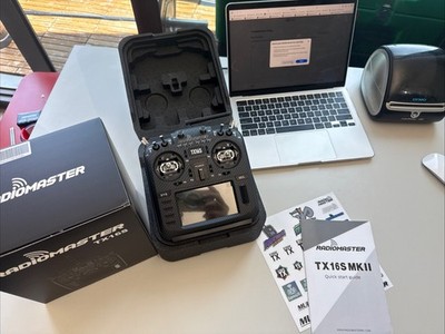 RadioMaster TX16S MKII MAX w/ AG01 Gimbals ( ELRS , Black) with battery