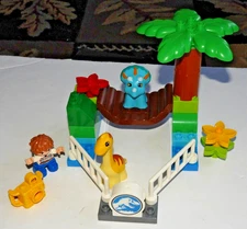 Lego Duplo Jurassic Park Set 10879 Gentle Giants Petting Zoo Dinosaurs Complete
