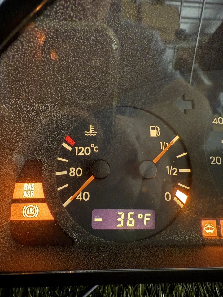 Cuadro de instrumentos compresor Mercedes-Benz W202 C230 1999-2000 2025407148 Foto 2 de 4