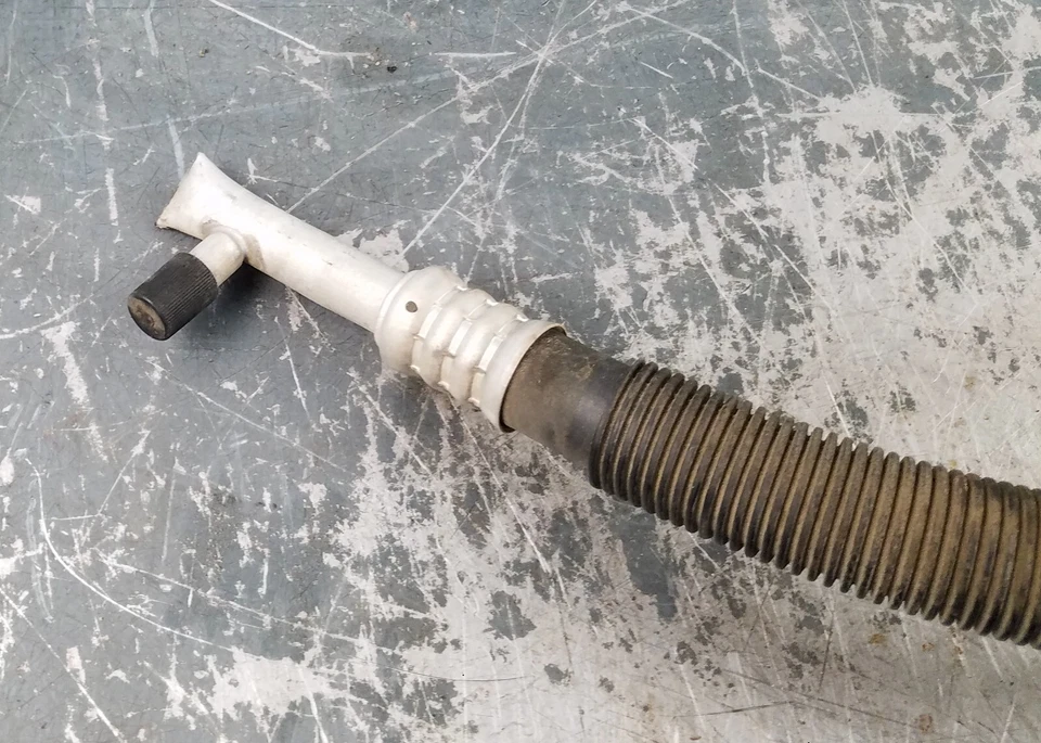 2006 Grand Marquis / Crown Vic Victoria A/C Receiver Dryer / Hoses #53752 Y1 - Image 3 of 4