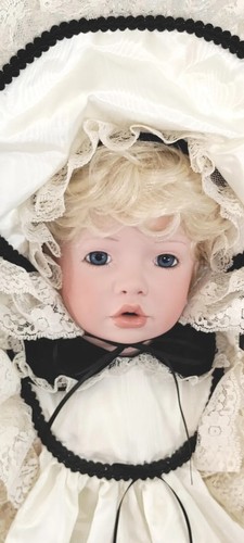 "SHANDEE " By Janis Berard KAIS 23" Porcelain Doll. Limited to ONLY 1K. BOX/EXC - Picture 2 of 16