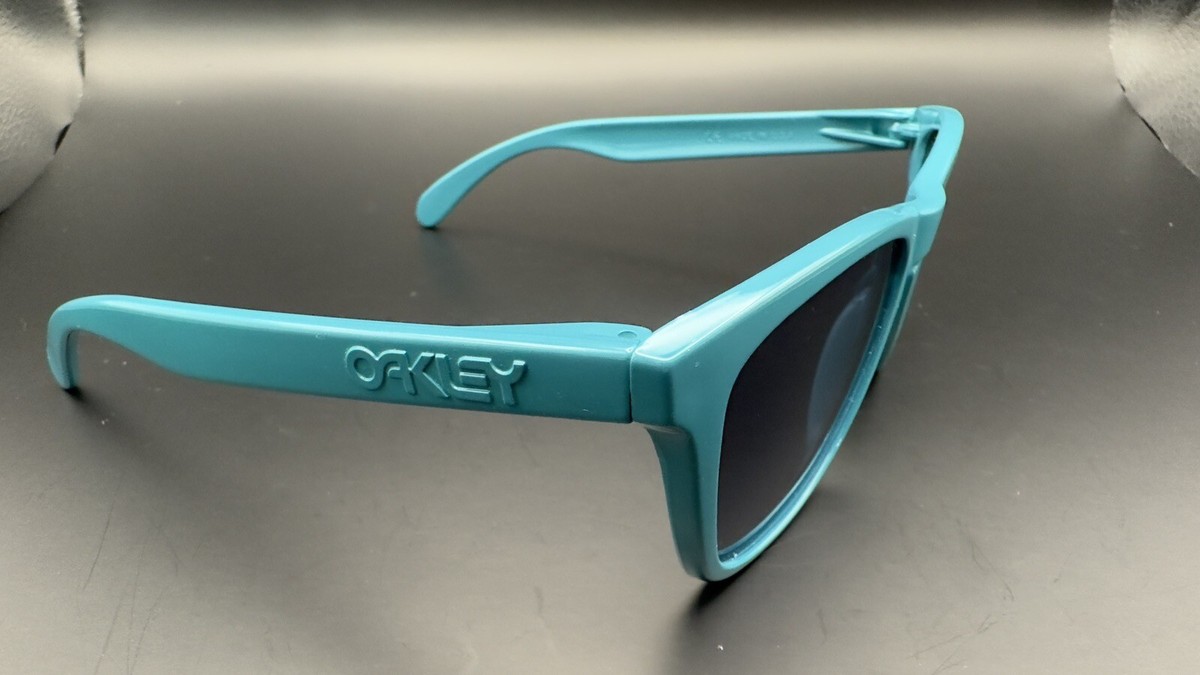 Oakley Frogskin Turquoise w/ Black Iridium Lenses Kate Voegele
