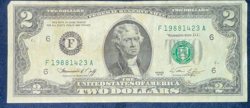 Banconota da due dollari fortunati - numero di serie anno nascita 1988 - banconota datata 1976 - $2 USD
