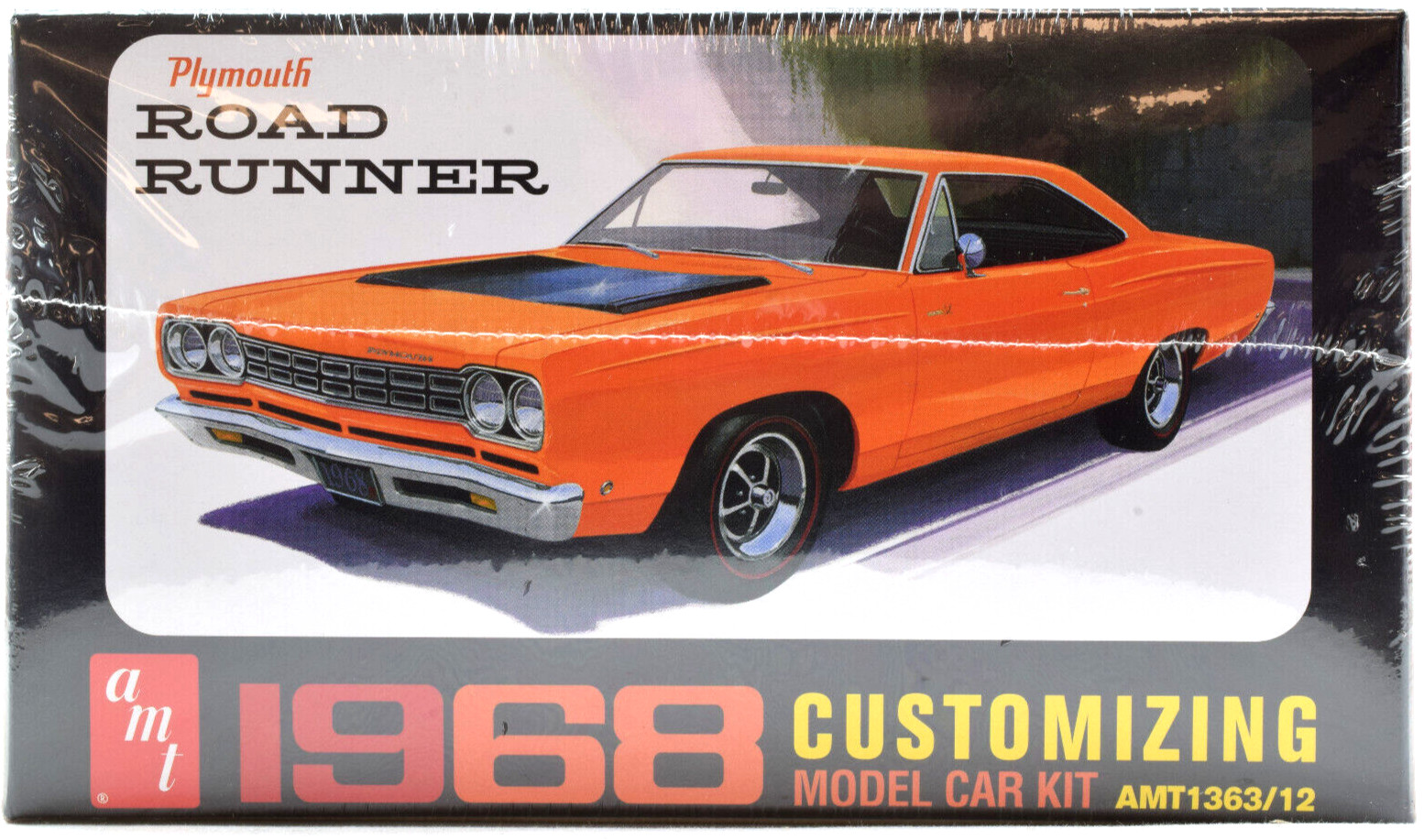 AMT 1968 Plymouth Road Runner Customizing Kit 1:25 Plastic Model Car Kit 1363