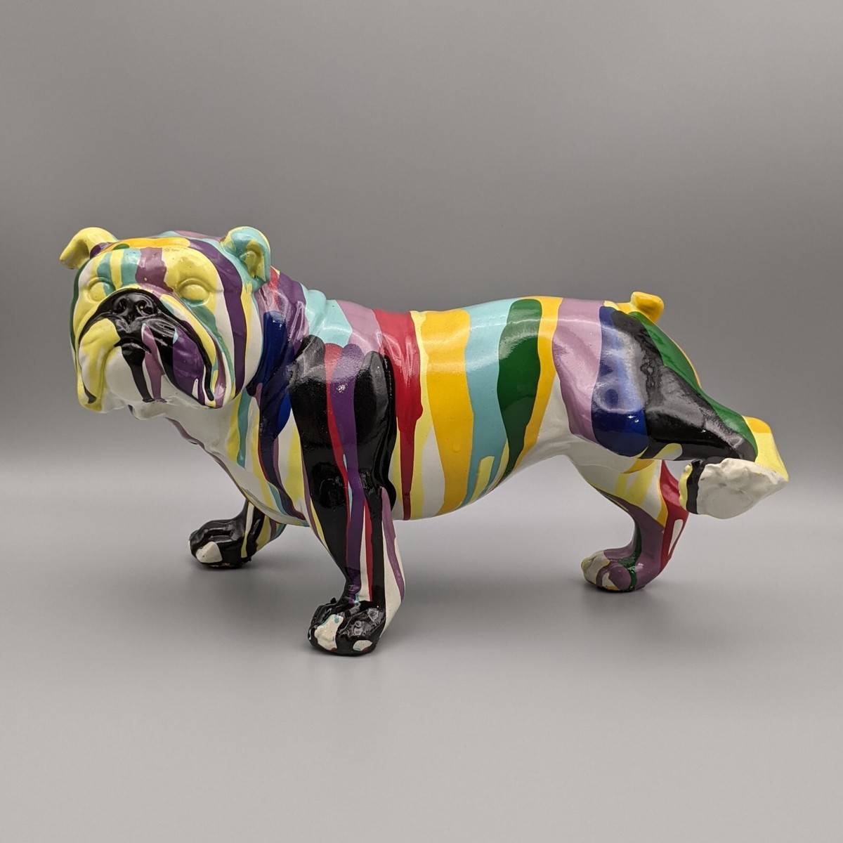 Interior Illusions Graffiti Bulldog w/ Leg Up, 10