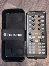 Native Instruments Traktor Kontrol X1 - USB DJ-Controller (inkl. Tasche)