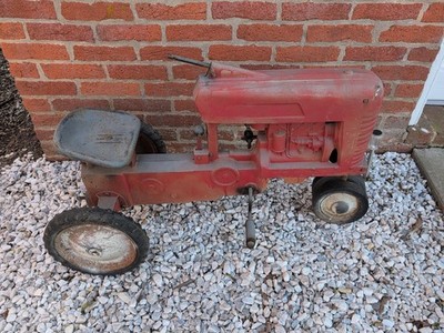 Eska Farmall 400 Pedal Tractor #2