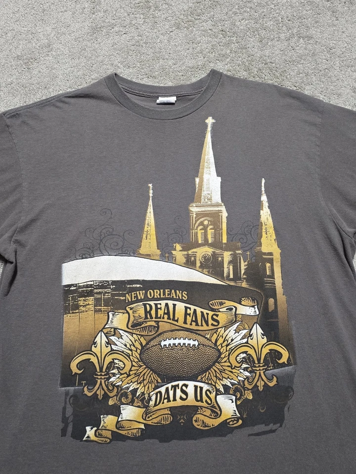 Camiseta Rara De Colección New Orleans Saints Años 90 Nola SKYLINE Para Hombres 2XL Foto 3 de 4