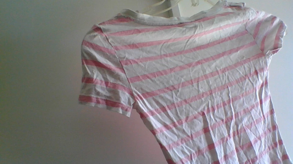 Camiseta Abercrombie Niños Talla S Cuello en V Rosa Rayas Corta Slv Verde Parche Crew Foto 3 de 4