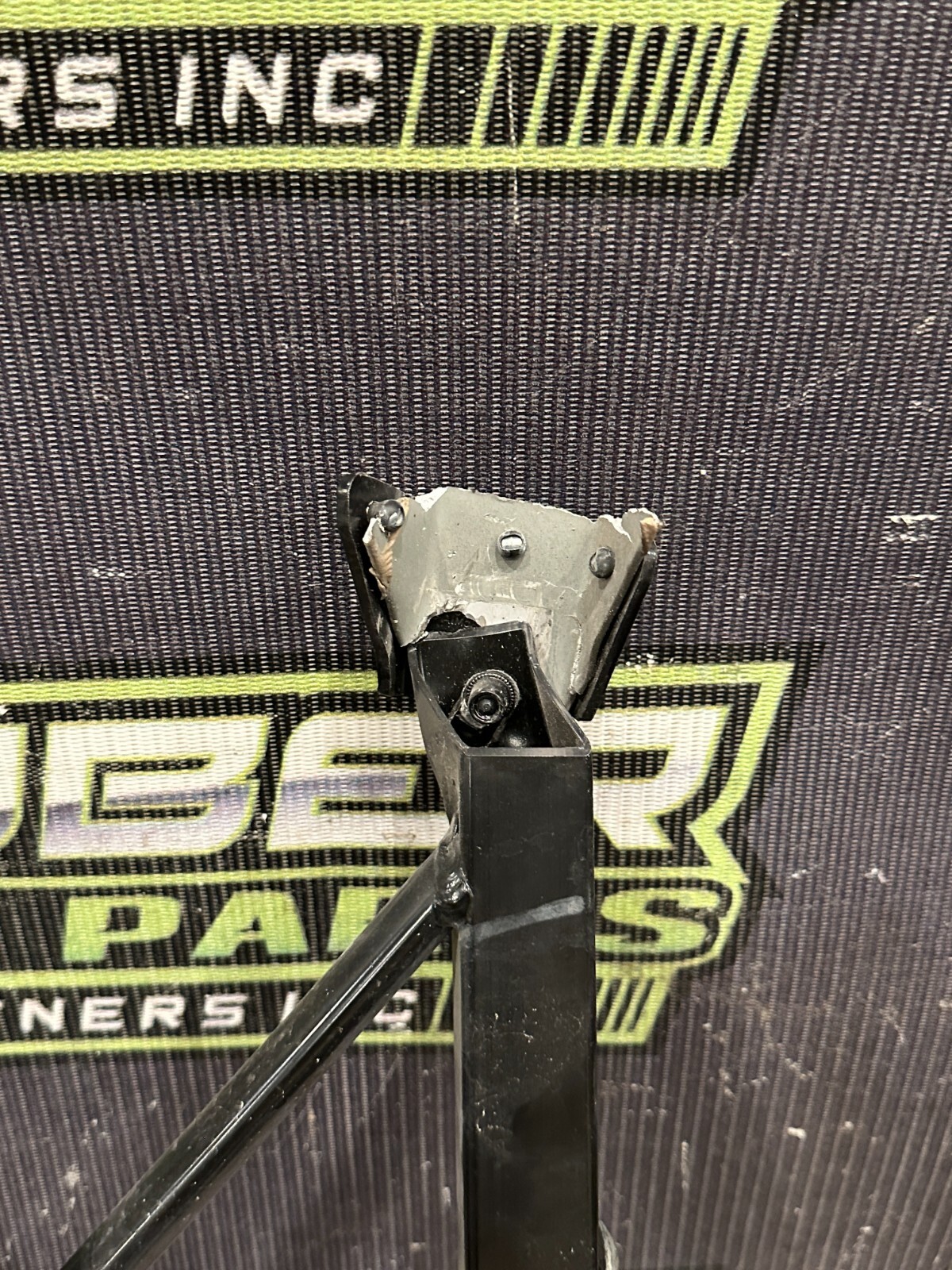 2021 AUDI R8 FRONT LEFT SUPPORT MOUNTING BRACKET OEM 4S0 806 191 B *READ*