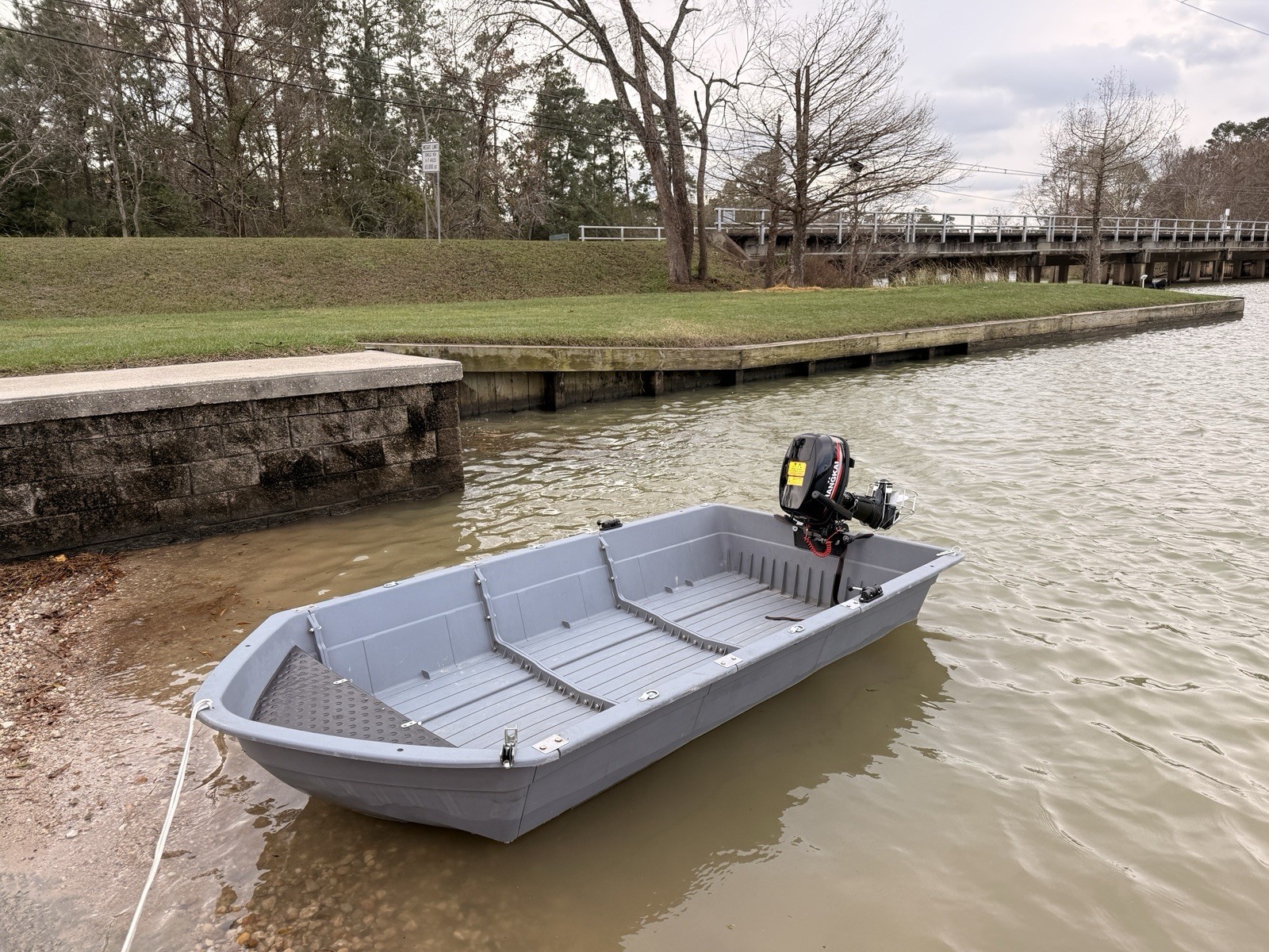 S 12ft Bass Boat Fishing Boat - Light Grey