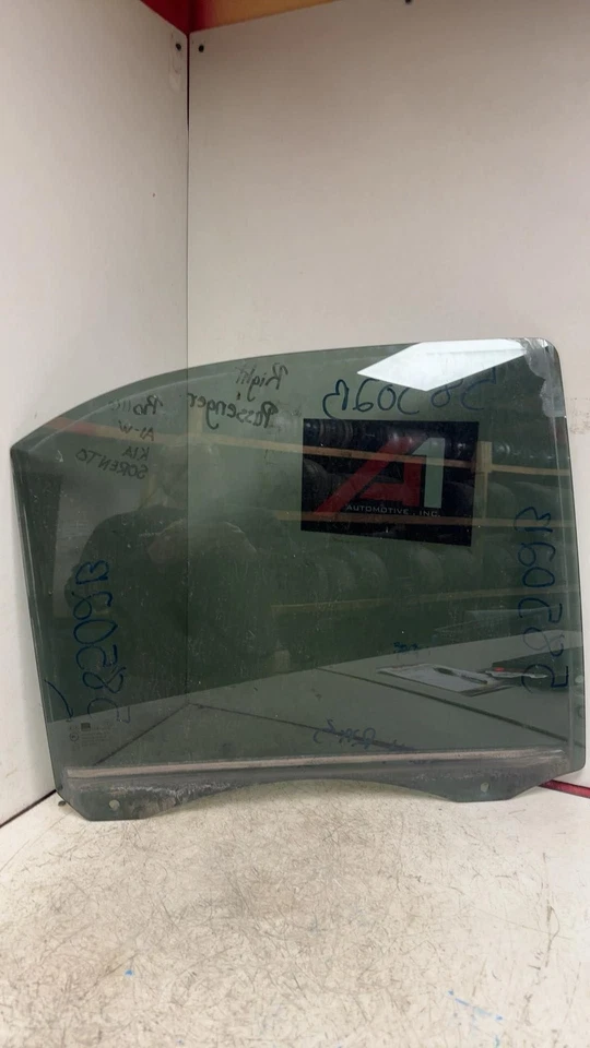 03-09 KIA SORENTO PASAJERO DERECHO PUERTA TRASERA VENTANA CRISTAL ELEC. TINTE PRIVACIDAD Foto 4 de 4