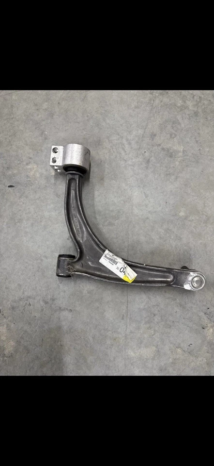 22730776 Control Arm and Ball Joint Assembly-LS Front Right Lower ACDelco - Image 4 of 4