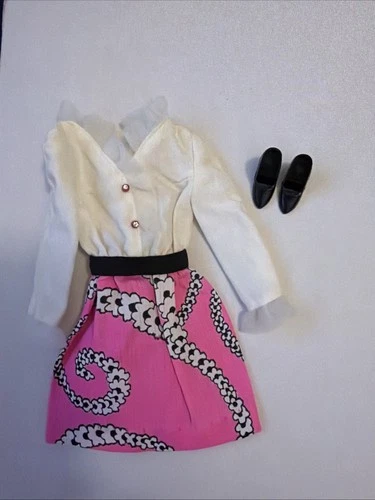 Vintage Barbie Mod #1863 Pretty Power Dress And Shoes