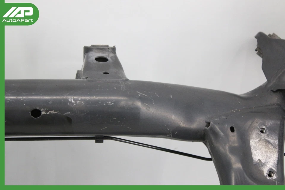 ✅ 06-13 BMW E90 E88 335i 335d 128i eje trasero subchasis travesaño portador OEM Foto 4 de 4