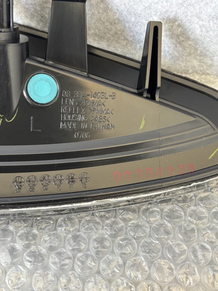 2006-2010 Dodge Charger Side Marker Light Assembly 334-1403L-AS Turn Signal Lamp - Imagem 3 de 4