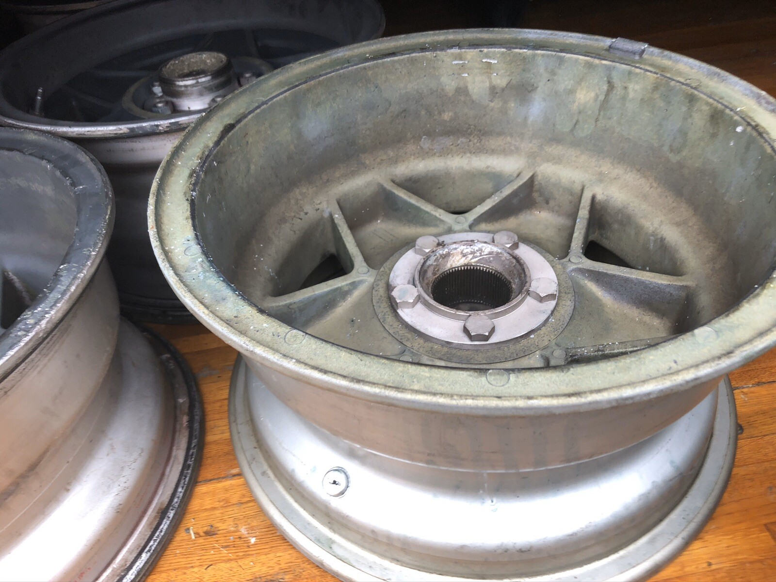 Cromodora cast alloy wheel 7.5x15 in.  Ferrari 365 Daytona 365 GTC/4 365 GT 2+2