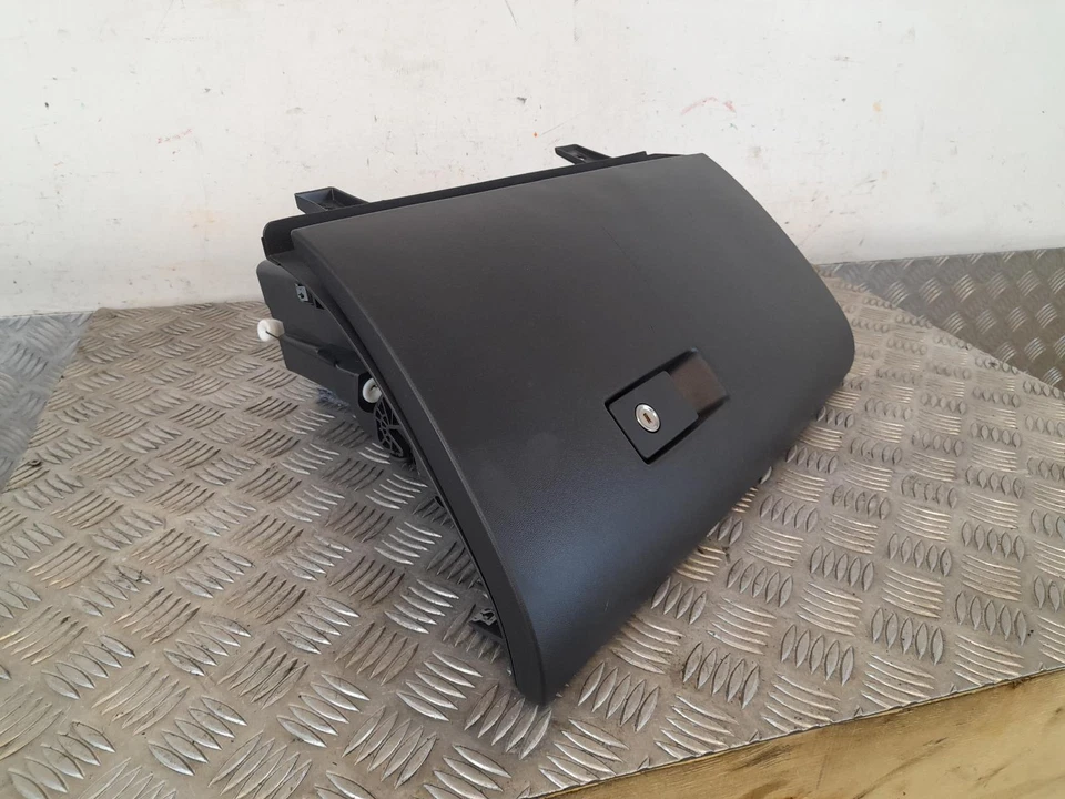 Guantera Volvo S60 Mk2 2010-2018 31393674 Foto 2 de 4