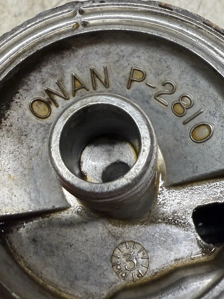 Montaje de filtro de aceite Allis Chalmers 620 Powermax tractor Onan CCKB 19,5 HP Foto 3 de 4