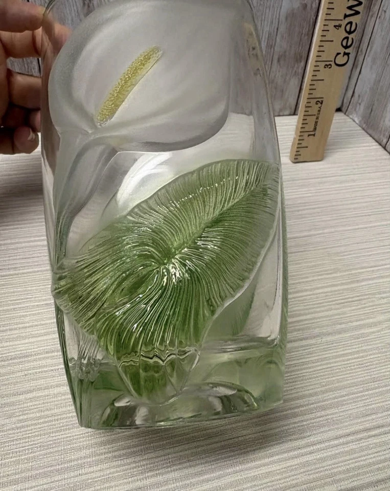 Jarrón de vidrio Luminarc de cristal francés de colección esmerilado con diseño de lirio de cala Envío y devolución gratuitos Foto 3 de 4