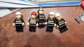 LEGO CITY Fire Station 7945 NOT CLOSE TO COMPLETE
