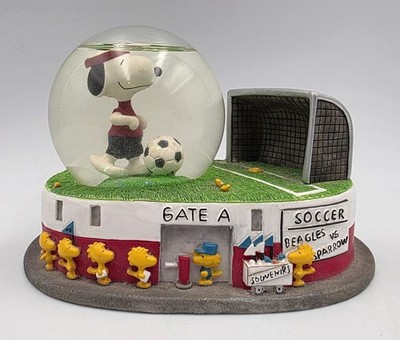 ⚽️ Westland Giftware Peanuts Snoopy 