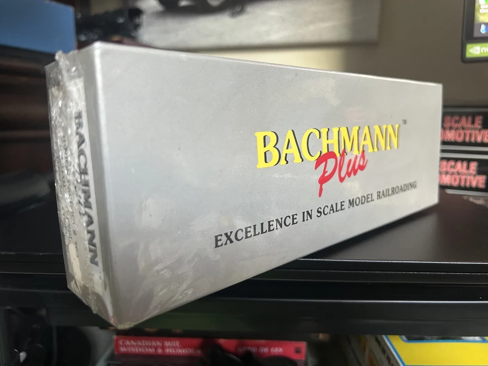 Bachmann Plus UNION PACIFIC #763 EMD GP35 DIESEL Item 11503 - NEW IN BOX - Image 3 of 4