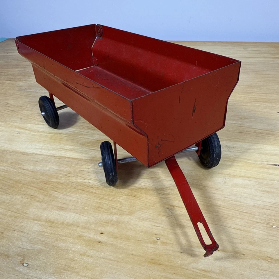 Vintage ERTL Red Flare Box Wagon Farm Toy - Image 2 of 4