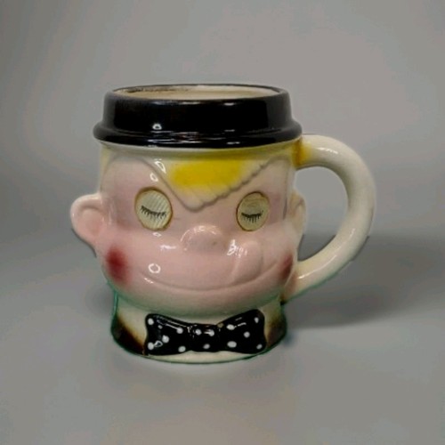 Vintage YUM-EE-YUM Stil anthropomorphe Junge Tasse-linsenförmige Augen Japan hervorragender Zustand