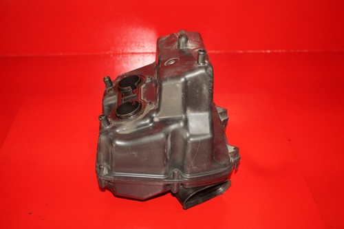 01 HONDA GOLDWING 1800 GL1800 AIRBOX AIR INTAKE FILTER BOX - Picture 2 of 8