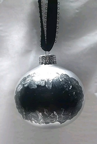 Harley-Davidson Hand Painted Christmas Tree Silver Ball Ornament 3" R w/Ribbon - Picture 3 of 8