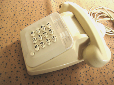 Téléphone Ancien à Clavier, Vintage, Fonctionnel, Objet De Collection