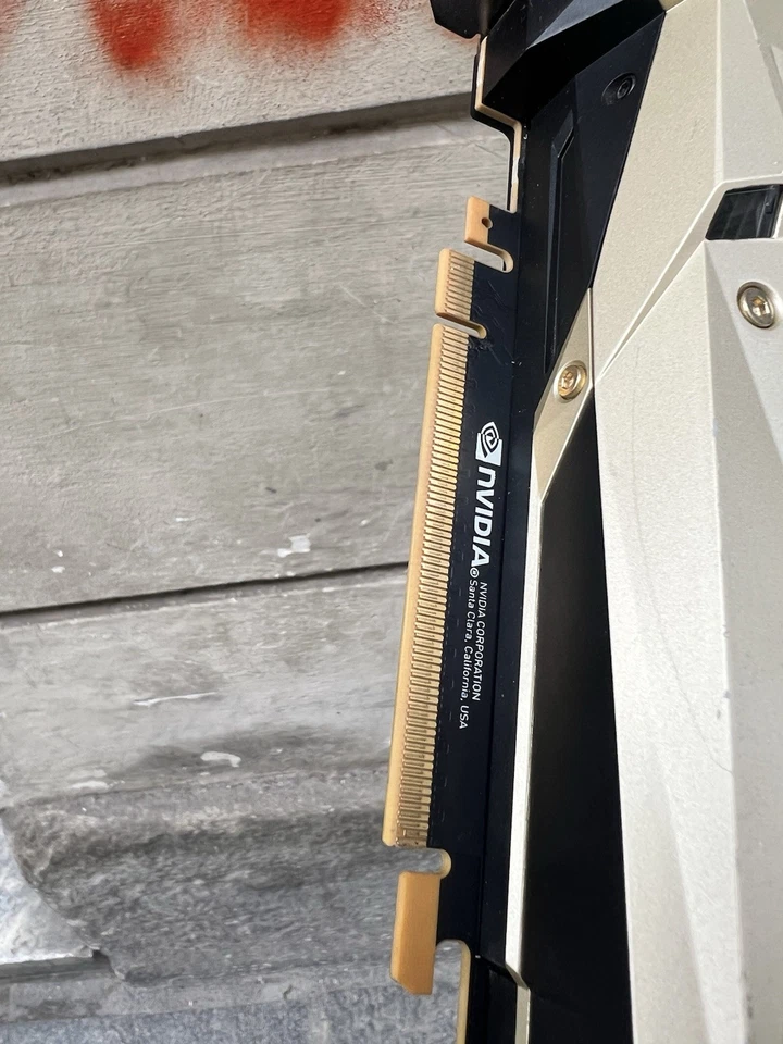 NVIDIA Titan V 12GB HBM2 Professional Volta CUDA Graphics Card GPU - Immagine 3 di 4