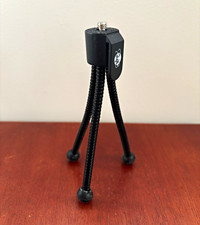 DIGIPAK Table-Top/Mini Tripod 4 in Foldable Rubber Foot Universal Camera