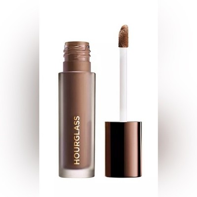 Hourglass Veil Retouching Fluid shade Almond