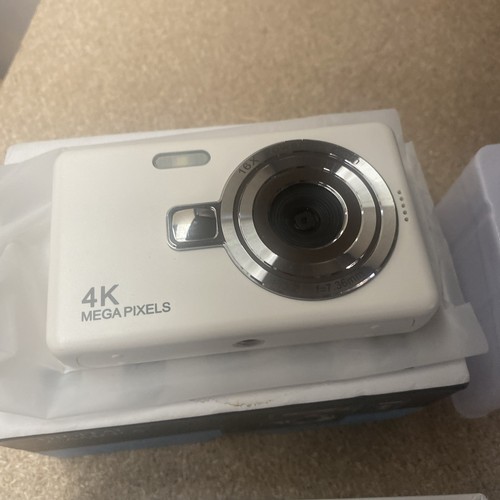 Digital Camera 2.7K FHD 50MP 2.4" LCD Screen 16X Digital Zoom NEW #4 - Imagen 3 de 6