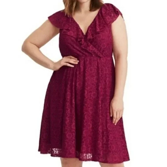 NUEVO SIN ETIQUETAS TORRID 2 Mujeres 2X (18-20) Volantes Cuello Forrado Patinador Vestido Hasta la Rodilla Berry Foto 2 de 4