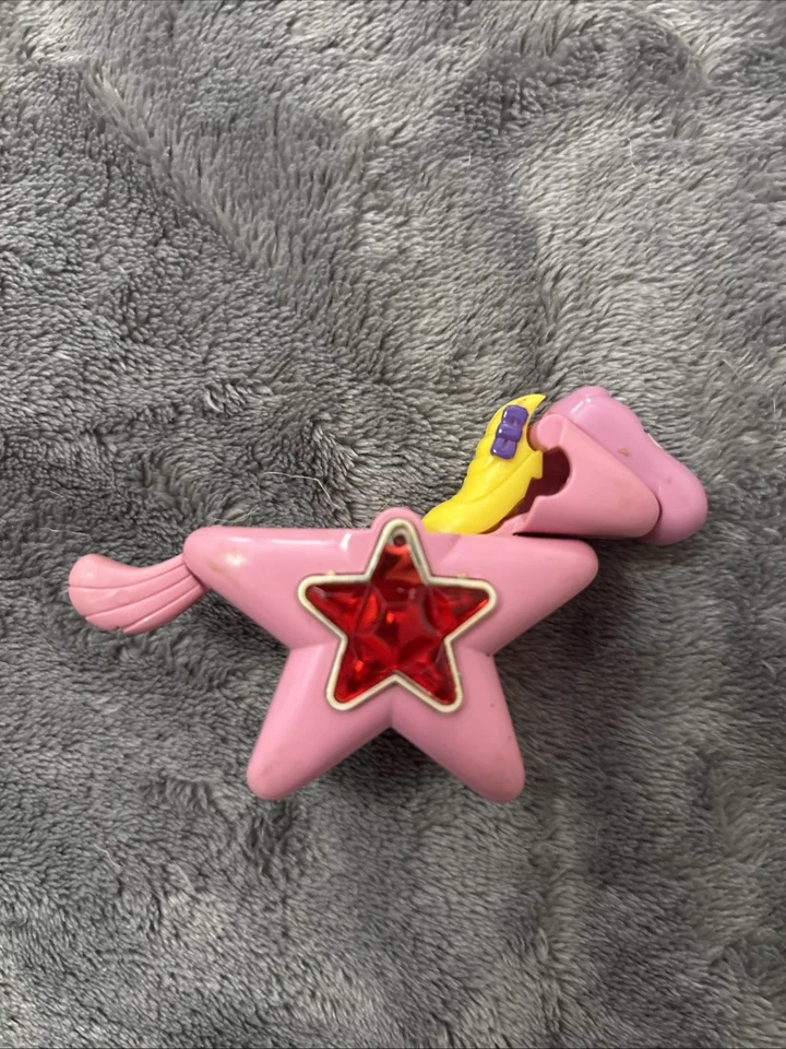 De colección Galoob Sweet Secrets STAR JUMPER Dije Caballo Muñeca Estrella Roja Gema 1984 Foto 3 de 4