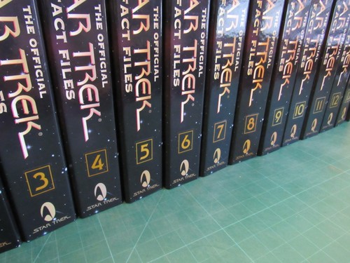 The Official Star Trek Fact Files Volumes 1 -14 Folders - Picture 8 of 13