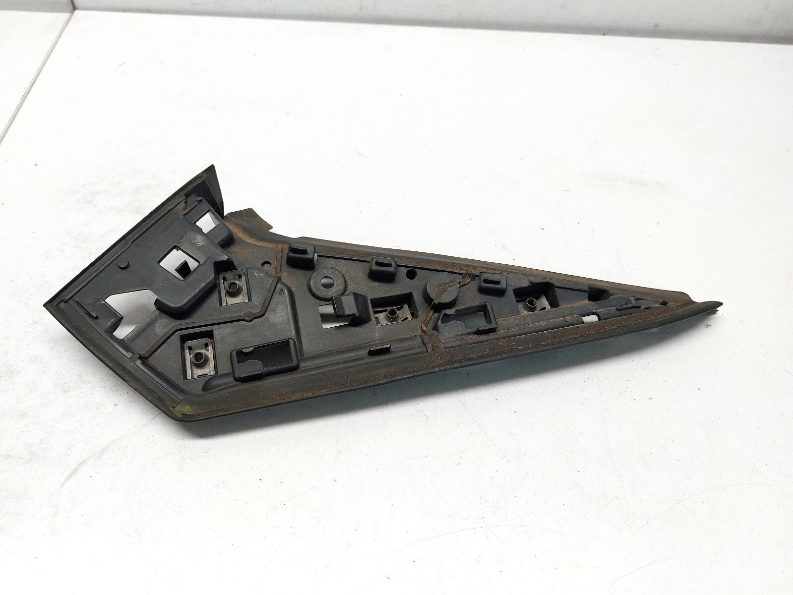 VAUXHALL GRANDLAND X 2018 TAILGATE MOULDING TRIM BRACKET LEFT SIDE  