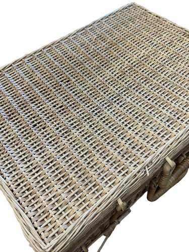 Französischer Picknickkorb aus Rattan Vintage Mitte 20. Jahrhundert mit Klappdeckel - Bild 3 von 10