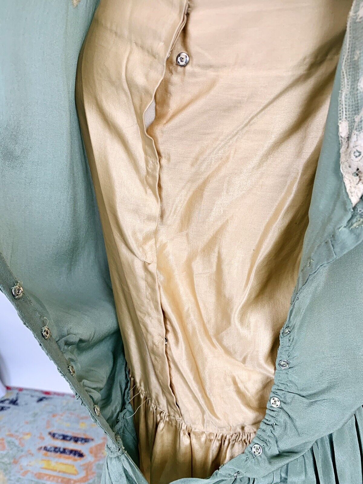 Antique Vintage 1920s Green silk & Cream lace Dro… - image 13