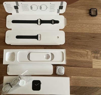 Apple Watch Series 6 40mm Space Grau, GPS, Sportarmband Schwarz